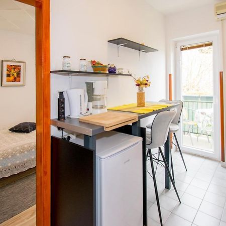 Appartement Studio Gabi, Premantura Extérieur photo