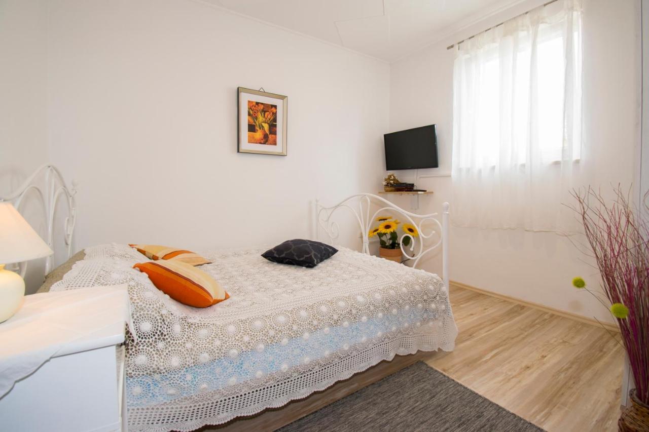 Appartement Studio Gabi, Premantura Extérieur photo