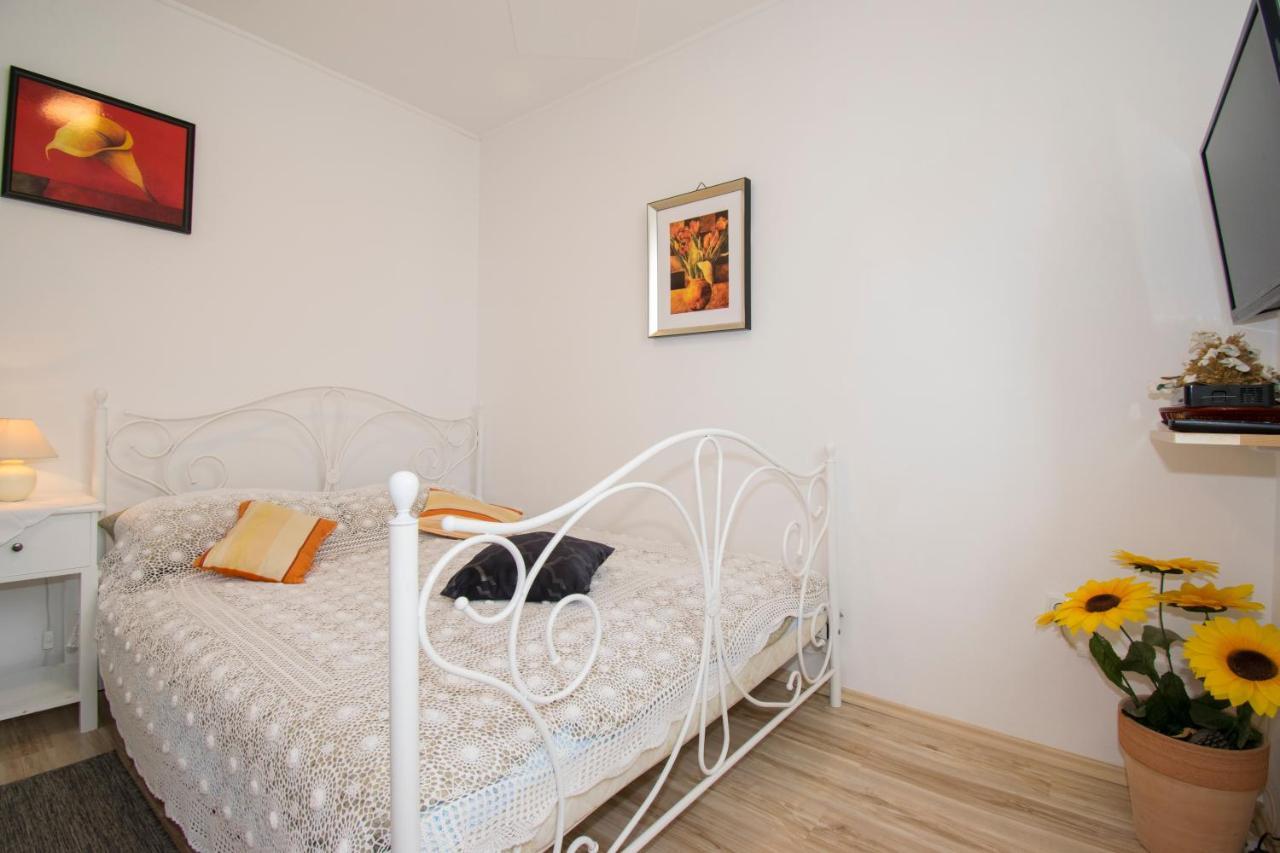Appartement Studio Gabi, Premantura Extérieur photo
