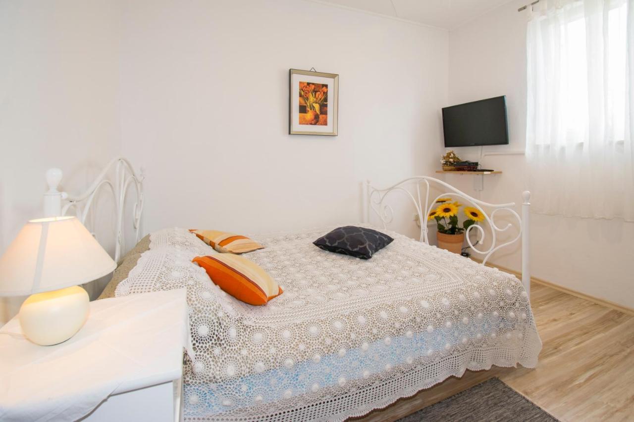Appartement Studio Gabi, Premantura Extérieur photo